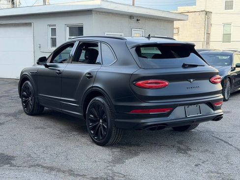 Used 2023 Bentley Bentayga AWD/4WD image 4