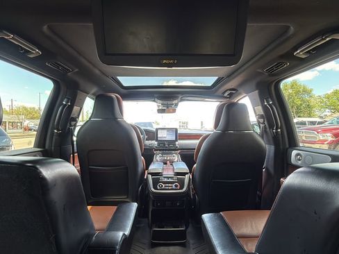 Used 2020 Lincoln Navigator Reserve w/ Equipment Group 208A Reserve AWD/4WD image 11