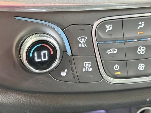 Used 2020 Chevrolet Traverse LT FWD image 52