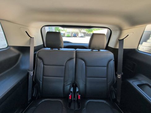 Used 2019 GMC Acadia Denali w/ Technology Package AWD/4WD image 16