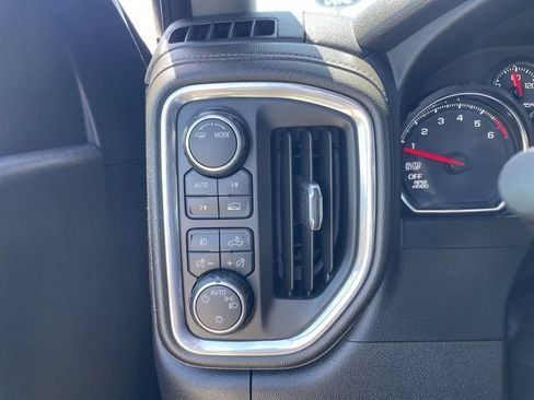 Used 2022 Chevrolet Silverado 1500 RST w/ LPO, Blackout Package AWD/4WD image 17
