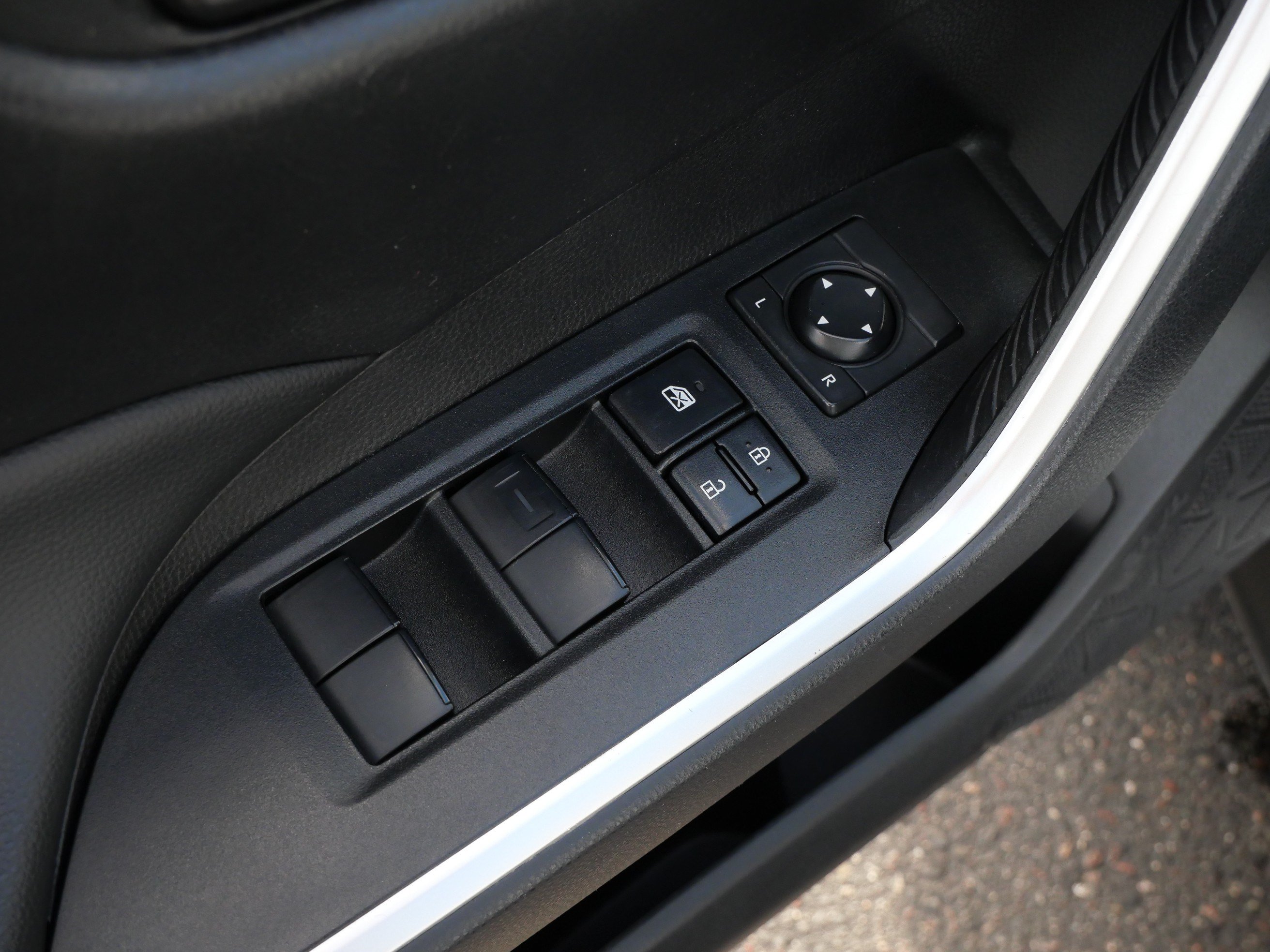 Certified 2025 Toyota RAV4 LE AWD/4WD image 18