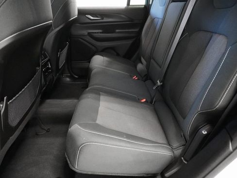 Certified 2024 Jeep Grand Cherokee Laredo image 15