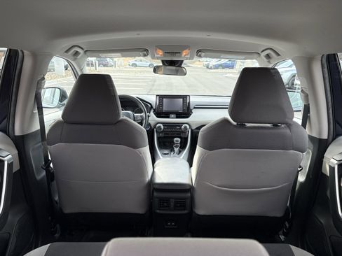 Used 2021 Toyota RAV4 XLE image 13