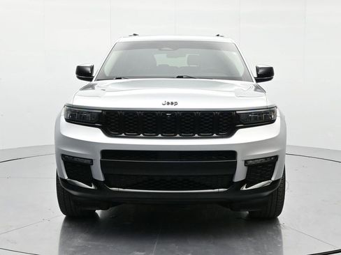 Used 2023 Jeep Grand Cherokee L Limited w/ Luxury Tech Group II image 2