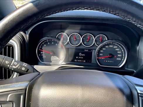 Used 2021 Chevrolet Silverado 1500 LT AWD/4WD image 19