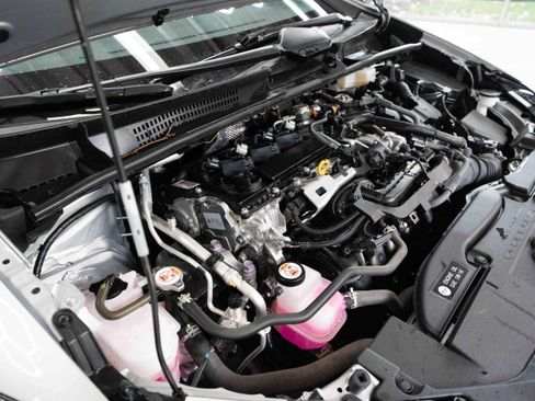 Used 2024 Toyota Prius LE FWD image 31