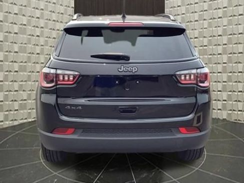 Certified 2025 Jeep Compass Latitude w/ Convenience Group AWD/4WD image 5