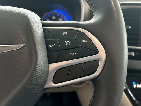 Used 2023 Chrysler Voyager LX FWD image 17