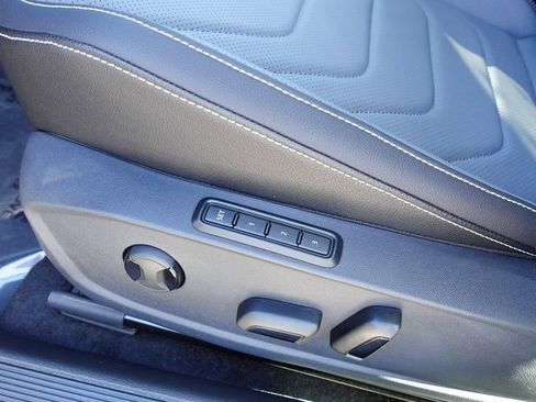 New 2025 Volkswagen Jetta SEL image 13