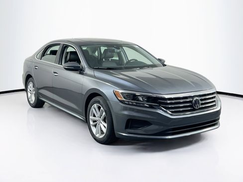 Used 2020 Volkswagen Passat 2.0T SE w/ Sunroof Package image 3