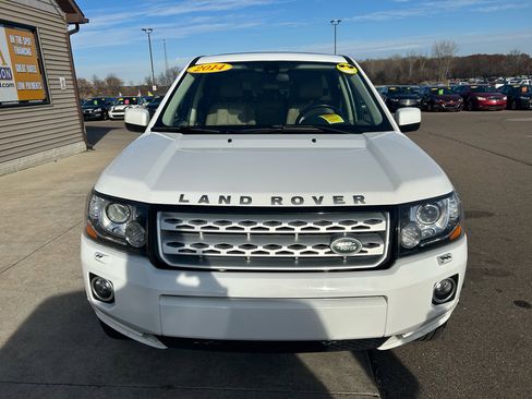 Used 2014 Land Rover LR2 HSE image 2