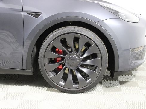 Used 2022 Tesla Model Y Performance image 34