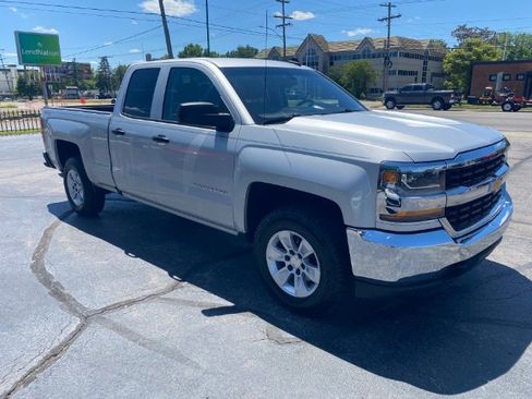 Used 2017 Chevrolet Silverado 1500 W/T w/ WT Convenience Package AWD/4WD image 3