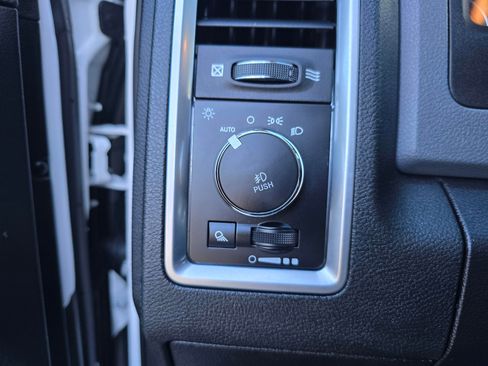 Used 2018 RAM 1500 Big Horn image 25