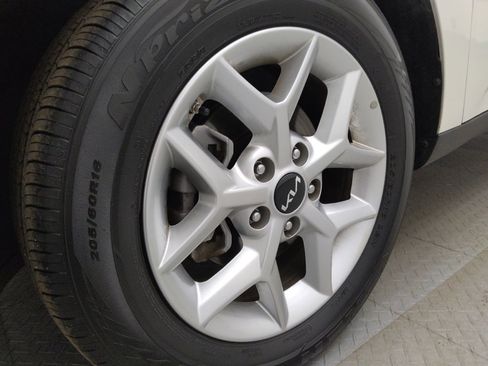 Used 2025 Kia Soul S image 31