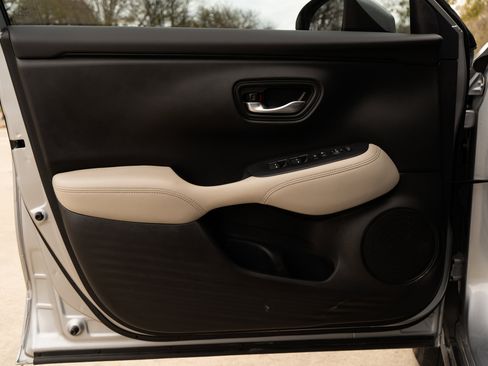 Certified 2025 Honda HR-V LX image 36