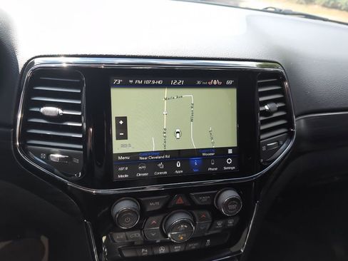 Used 2020 Jeep Grand Cherokee Altitude AWD/4WD image 18