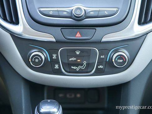 Used 2020 Chevrolet Equinox LS FWD image 32