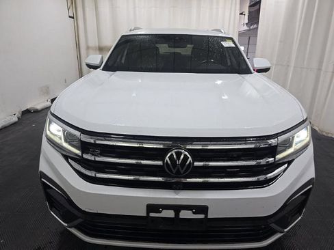 Used 2020 Volkswagen Atlas Cross Sport SEL Premium AWD/4WD image 2