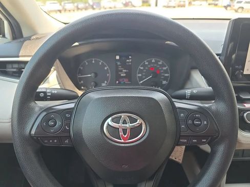 Used 2024 Toyota Corolla Cross L FWD image 15