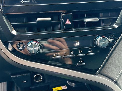 Used 2023 Toyota Camry XSE image 31