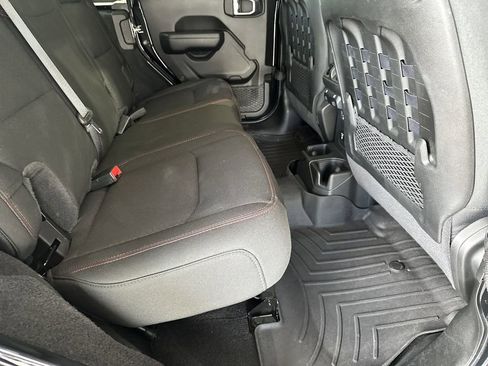 Used 2022 Jeep Wrangler Unlimited Rubicon image 33