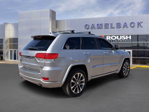 Used 2017 Jeep Grand Cherokee Overland RWD image 6