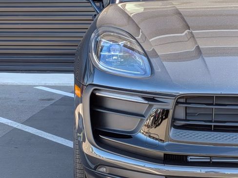 Certified 2026 Porsche Macan AWD/4WD image 13