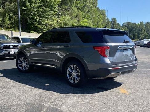 Certified 2022 Ford Explorer XLT w/ Equipment Group 202A AWD/4WD image 6