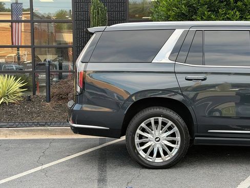 Used 2022 Cadillac Escalade Premium Luxury w/ Performance Package AWD/4WD image 22