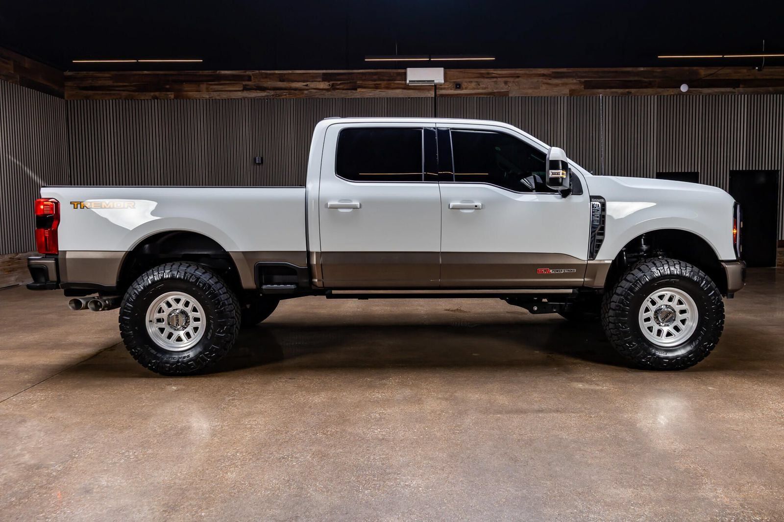 Used 2023 Ford F250 King Ranch w/ Tremor Off-Road Package AWD/4WD image 10