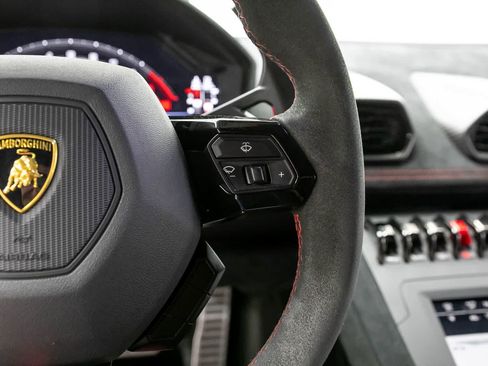 Used 2022 Lamborghini Huracan STO RWD image 27