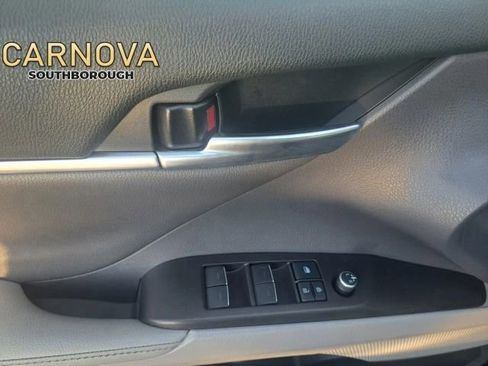 Used 2021 Toyota Camry XLE image 21