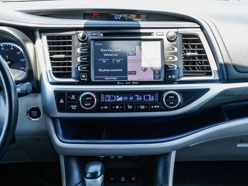 Used 2019 Toyota Highlander Limited AWD/4WD image 13