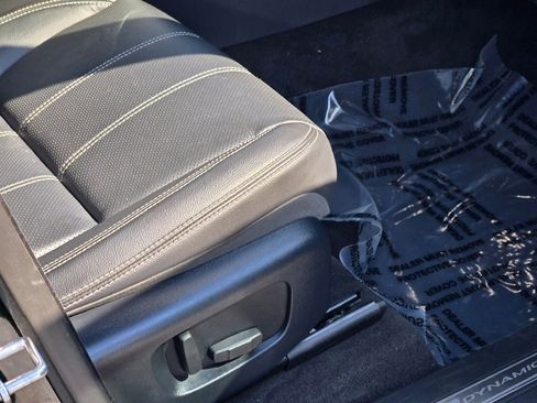 Used 2018 Land Rover Range Rover Velar R-Dynamic SE image 6