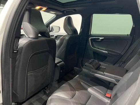 Used 2016 Volvo XC60 T6 R-Design w/ Climate Package image 21