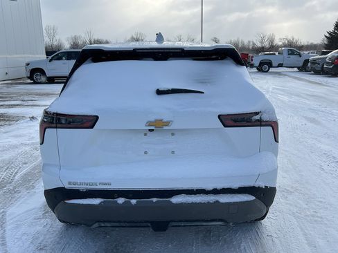 Used 2025 Chevrolet Equinox LT w/ Safety and Technology Package image 4