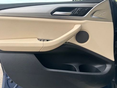 Certified 2025 BMW X4 xDrive30i image 14