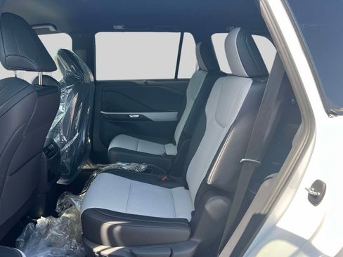 New 2026 Lexus TX 500h AWD image 12