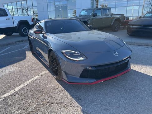 Used 2024 Nissan Z NISMO w/ Floor Mat Package image 4