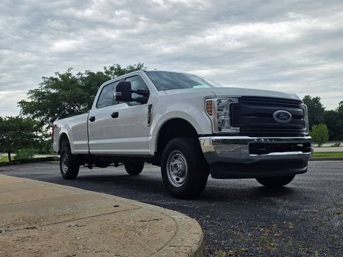 Used 2018 Ford F250 XL w/ Power Equipment Group AWD/4WD image 3