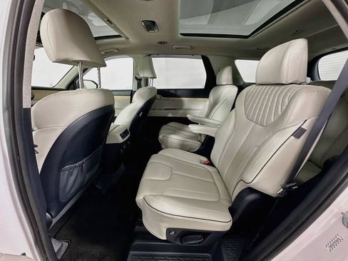 Used 2023 Hyundai Palisade Limited FWD image 17