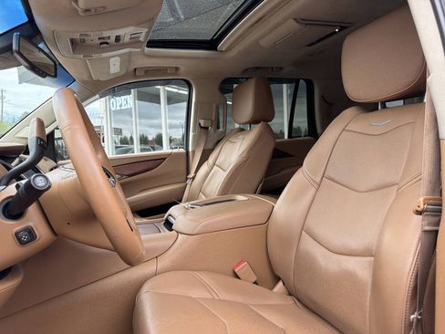 Used 2016 Cadillac Escalade Platinum AWD/4WD image 33