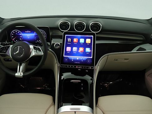 Certified 2025 Mercedes-Benz GLC 350e 4MATIC image 7