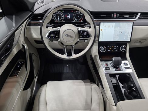 New 2026 Jaguar F-PACE R-Dynamic S image 9