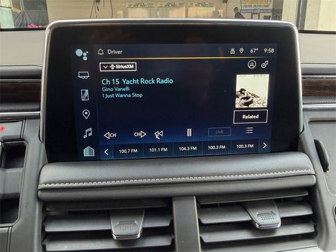 Used 2023 Chevrolet Suburban Premier image 21