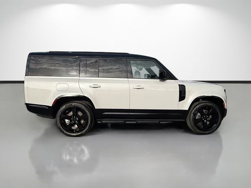 New 2026 Land Rover Defender 130 X-Dynamic SE AWD/4WD image 6