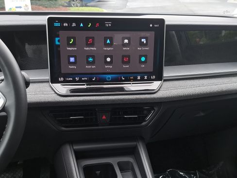 Certified 2025 Volkswagen Tiguan S FWD image 44