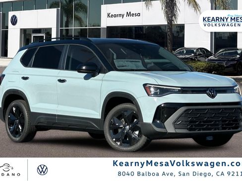 New 2026 Volkswagen Taos SE FWD image 1